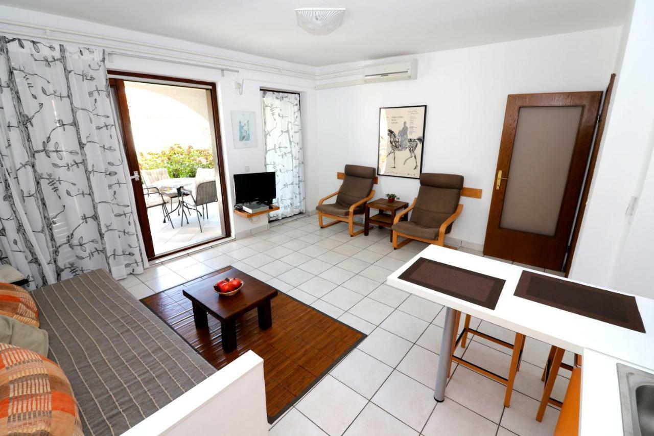 Apartment Draga 17 Njivice Εξωτερικό φωτογραφία